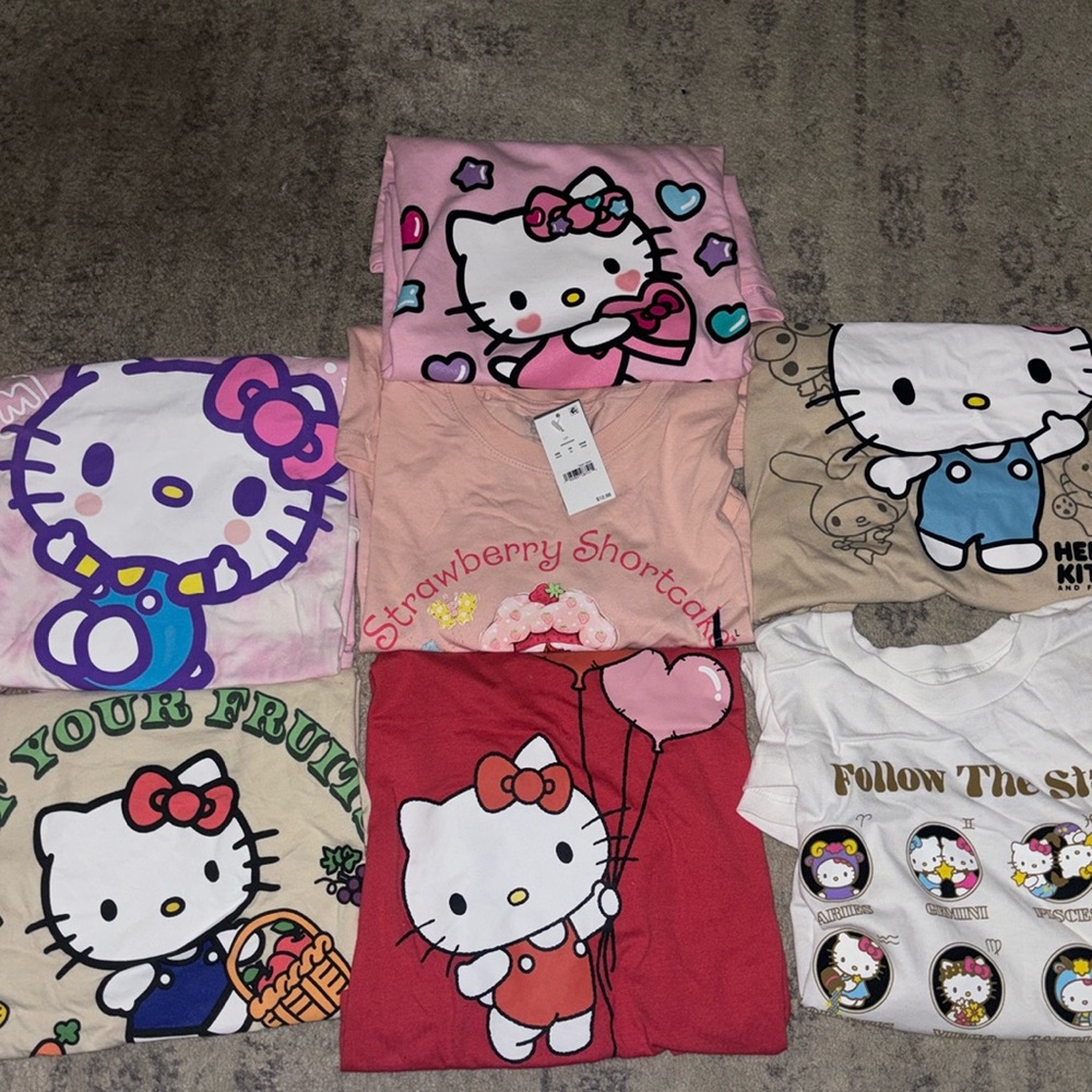 Hello kitty shirts in a bundle (5 each)